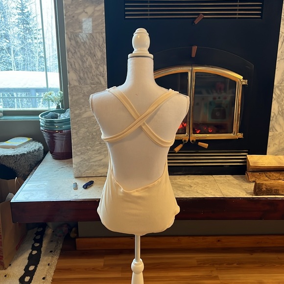 4 Backless Cross-Back Bodysuits - Picture 3 of 6